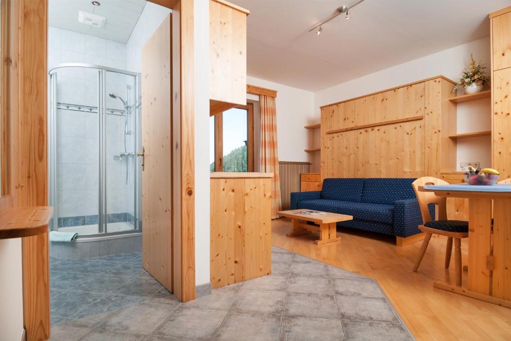 ホテル Hubertushof Latschach ober dem Faakersee エクステリア 写真