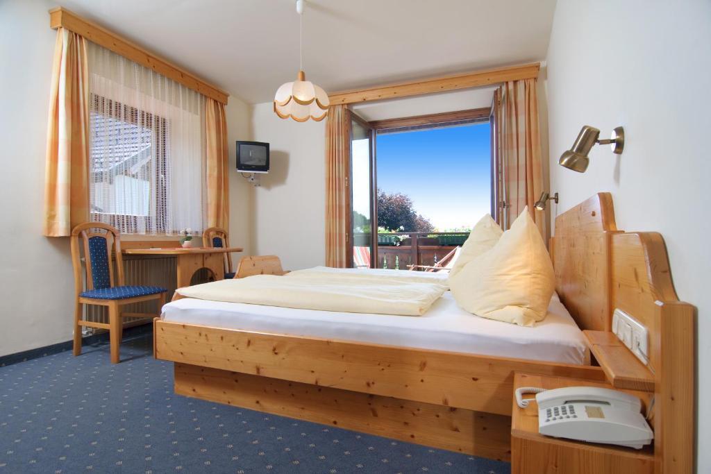 ホテル Hubertushof Latschach ober dem Faakersee 部屋 写真