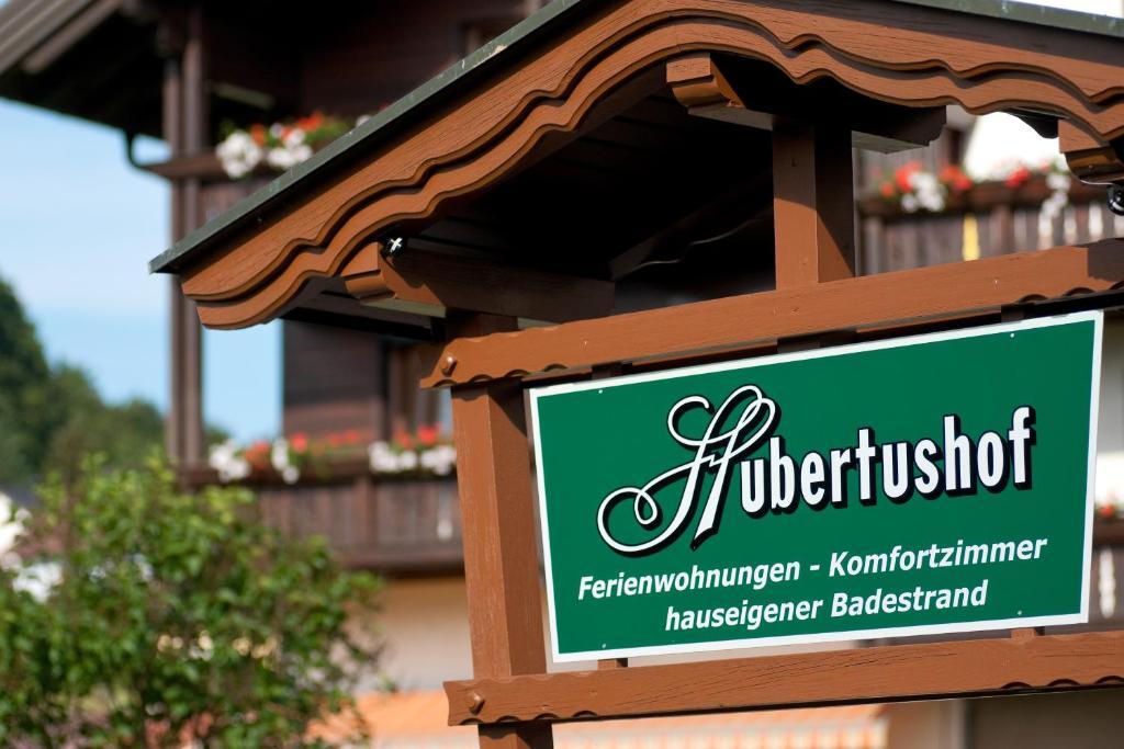 ホテル Hubertushof Latschach ober dem Faakersee エクステリア 写真